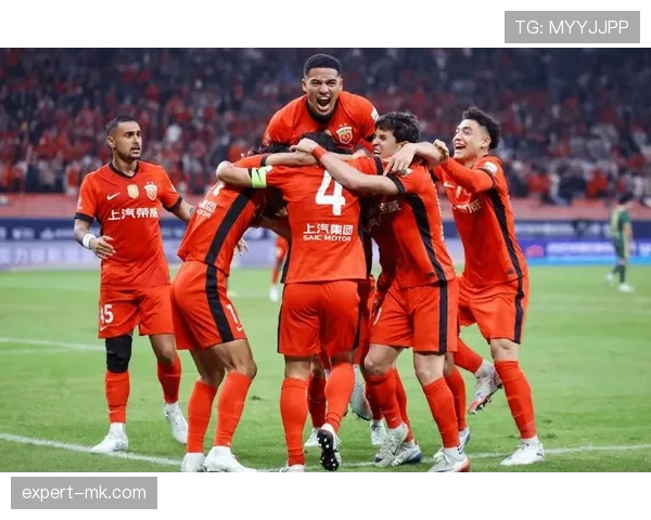 中超球员发挥出色，新赛季冠军归属悬念再起