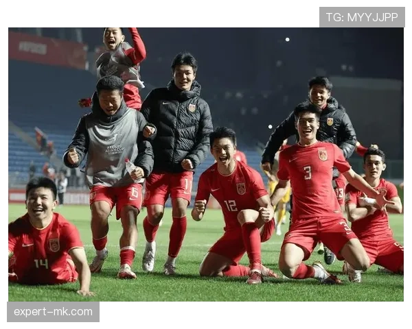 乌拉圭队战术革新引瞩目：坚韧防守与高效反击成制胜关键