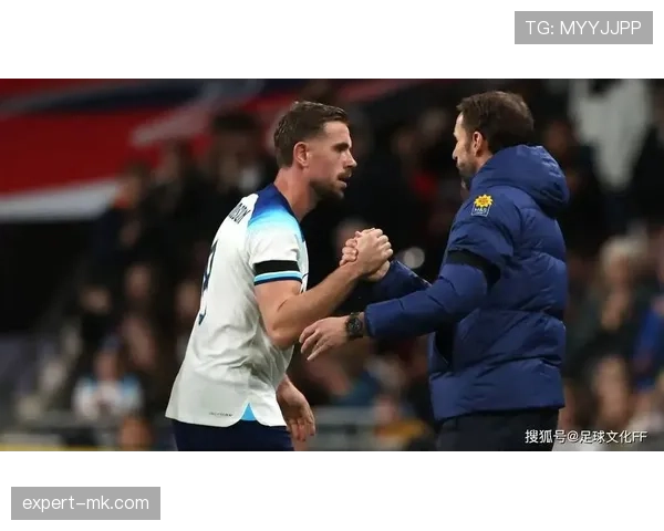 乔丹·亨德森近期中场表现稳健解析 乔丹·亨德森近期中场表现稳健解析