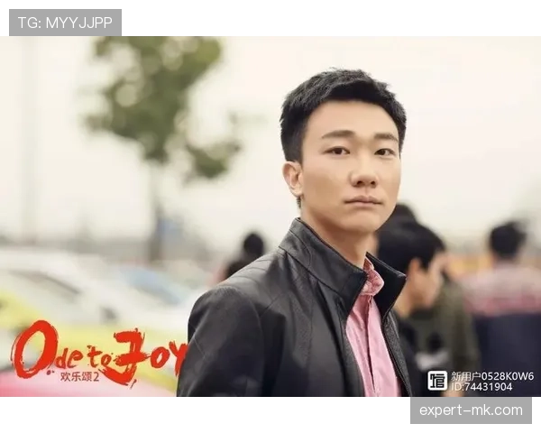 仲满训练场叼着烟,和场上那个完美形象怎么回事?