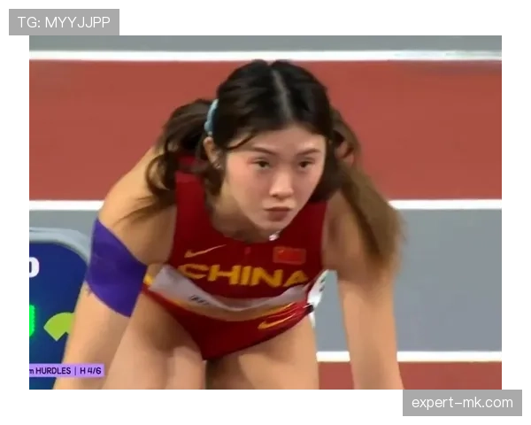 吴艳妮训练室比豪宅还精致，普通人连门都摸不到手感！