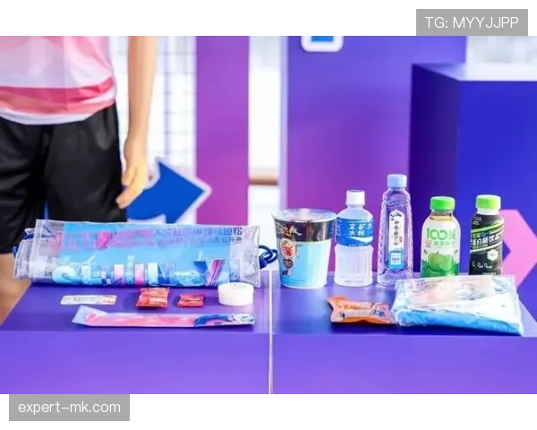 张楠家的冰箱里居然塞满了能量胶，连饮料都没地儿放